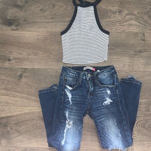 Tank top and jeans with holes